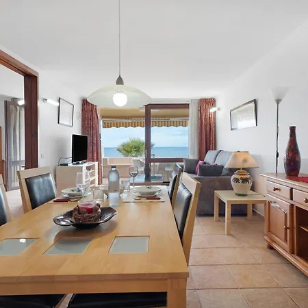 Apartment Apto 108 Wonder Located In Front Of The Sea With Swimming Pool